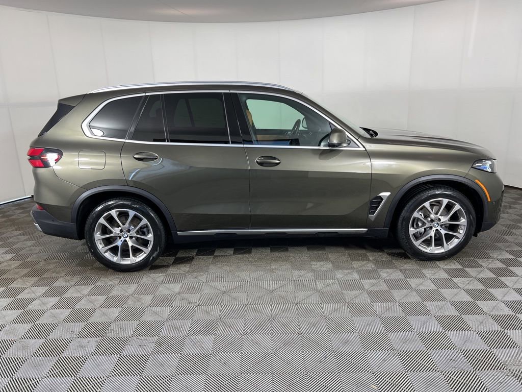 Certified 2024 BMW X5 xDrive40i w/ Premium Package image 3
