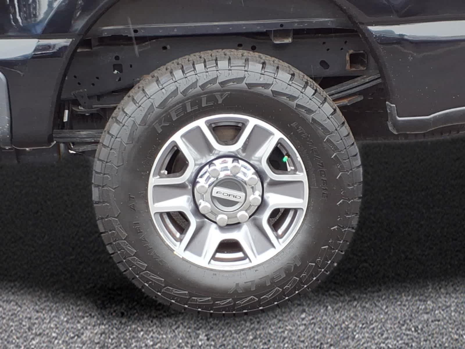 Used 2024 Ford F250 Lariat AWD/4WD image 3