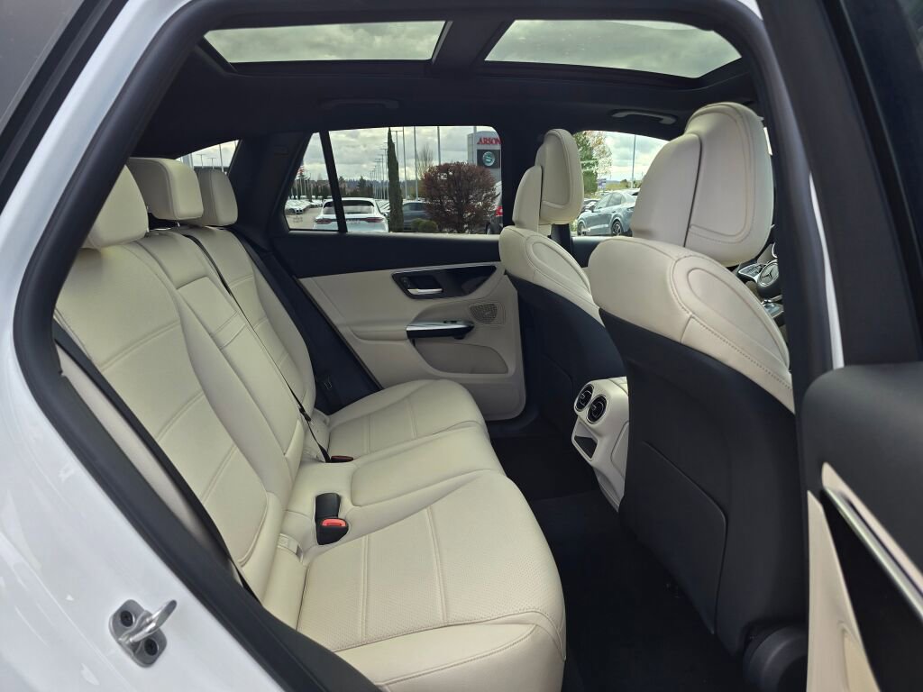 New 2026 Mercedes-Benz GLC 300 4MATIC image 24