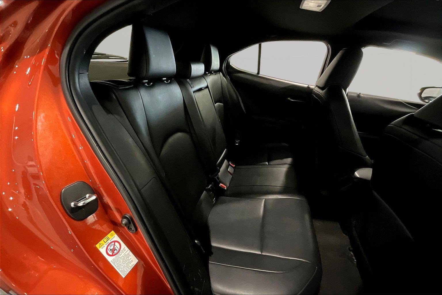 Used 2019 Lexus UX 250h w/ Premium Package AWD/4WD image 23