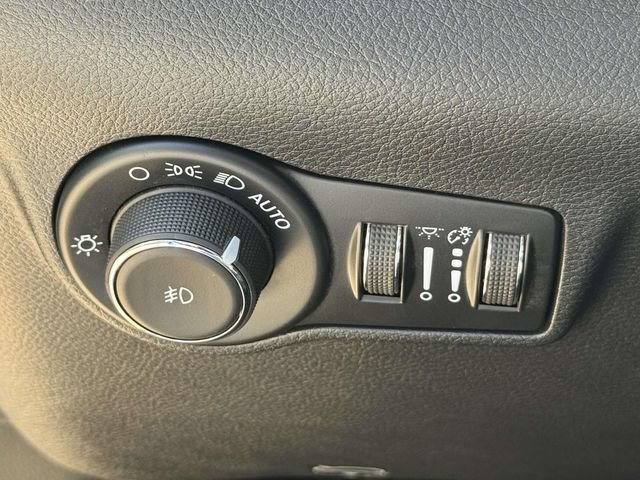 Used 2026 Jeep Compass Limited w/ Sun, Sound & Navigation Group AWD/4WD image 26