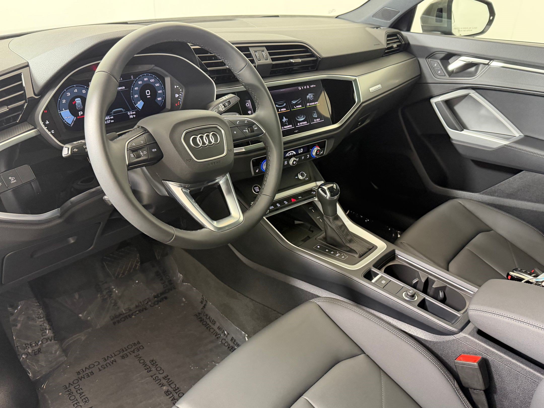 Certified 2025 Audi Q3 2.0T Premium w/ Convenience Package AWD/4WD image 4