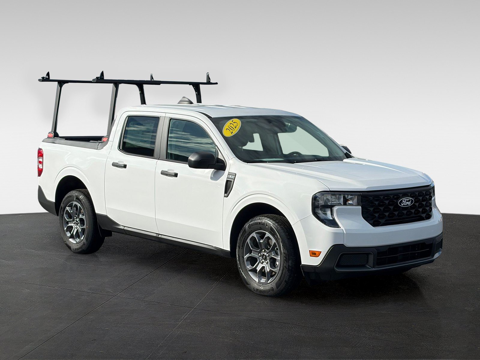 Used 2025 Ford Maverick XLT w/ Equipment Group 301A AWD/4WD image 3