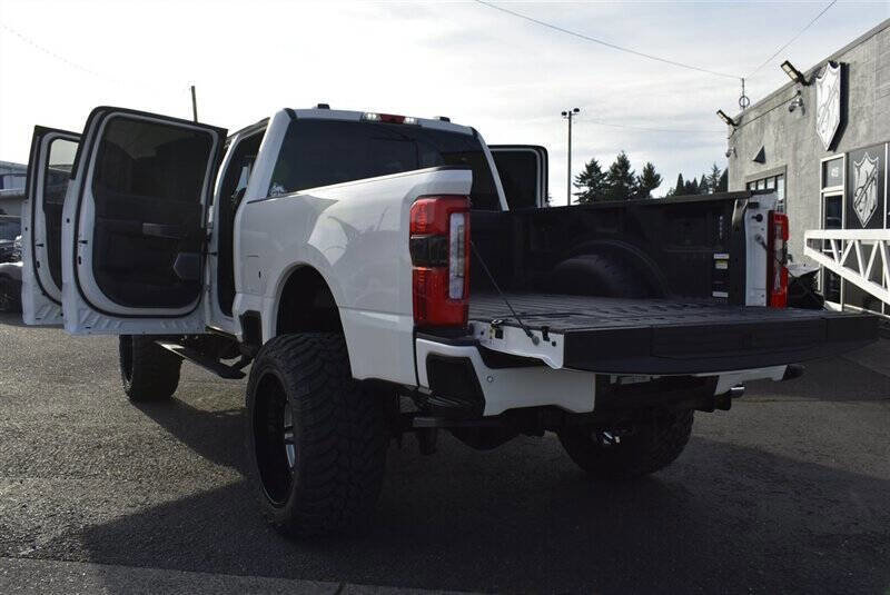 Used 2025 Ford F350 Platinum w/ FX4 Off-Road Package image 30