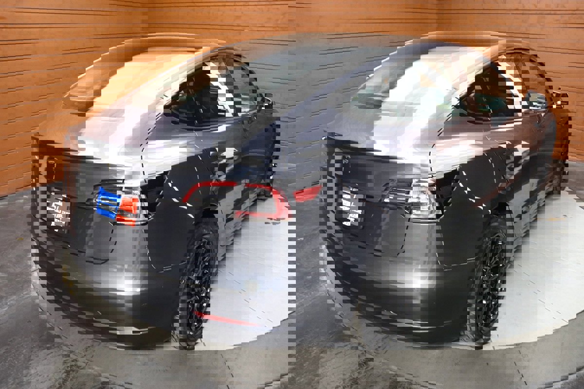 Used 2023 Tesla Model 3 Standard Range image 20