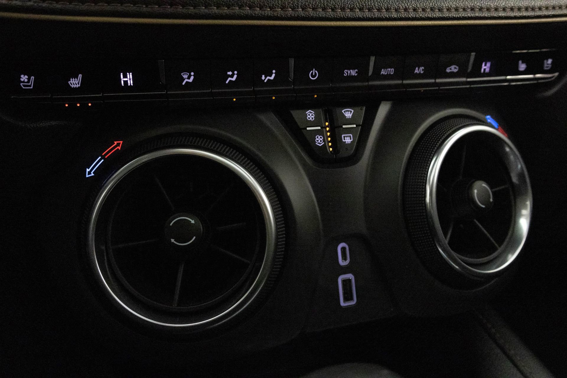 Used 2020 Chevrolet Blazer Premier w/ Driver Confidence II Package image 25