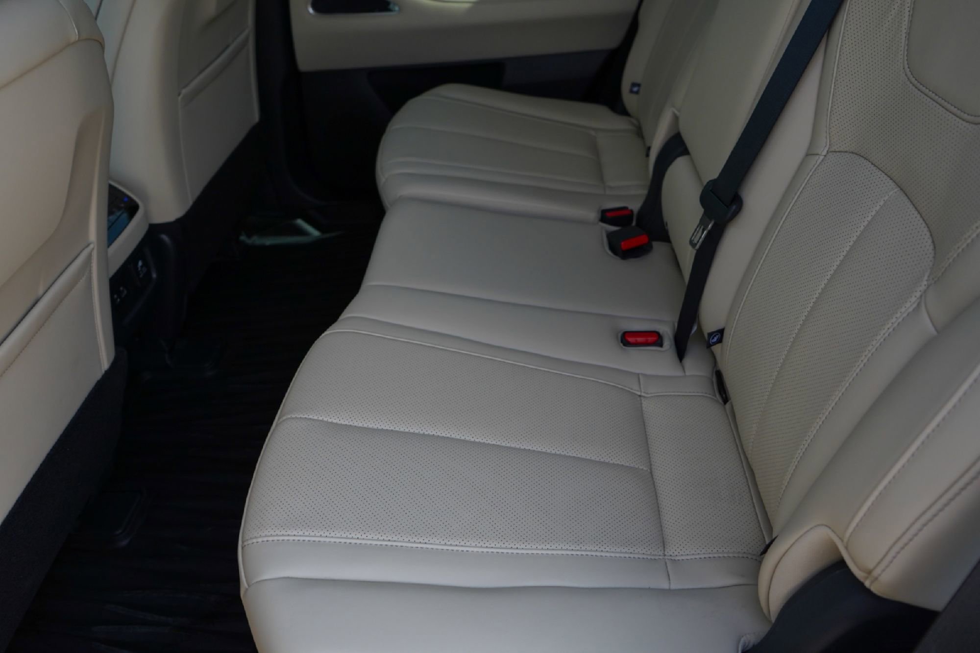 Certified 2025 INFINITI QX60 Sensory w/ Lighting Package (N94) image 24