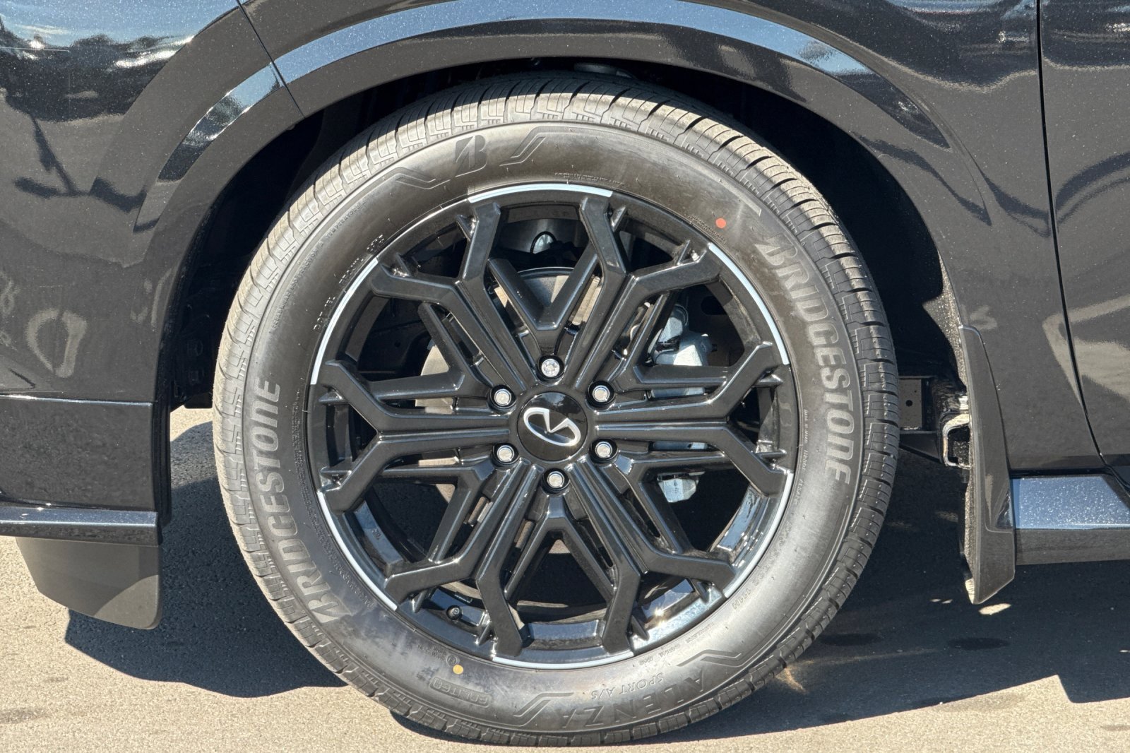 New 2026 INFINITI QX80 4WD w/ Sport Exterior Package image 33