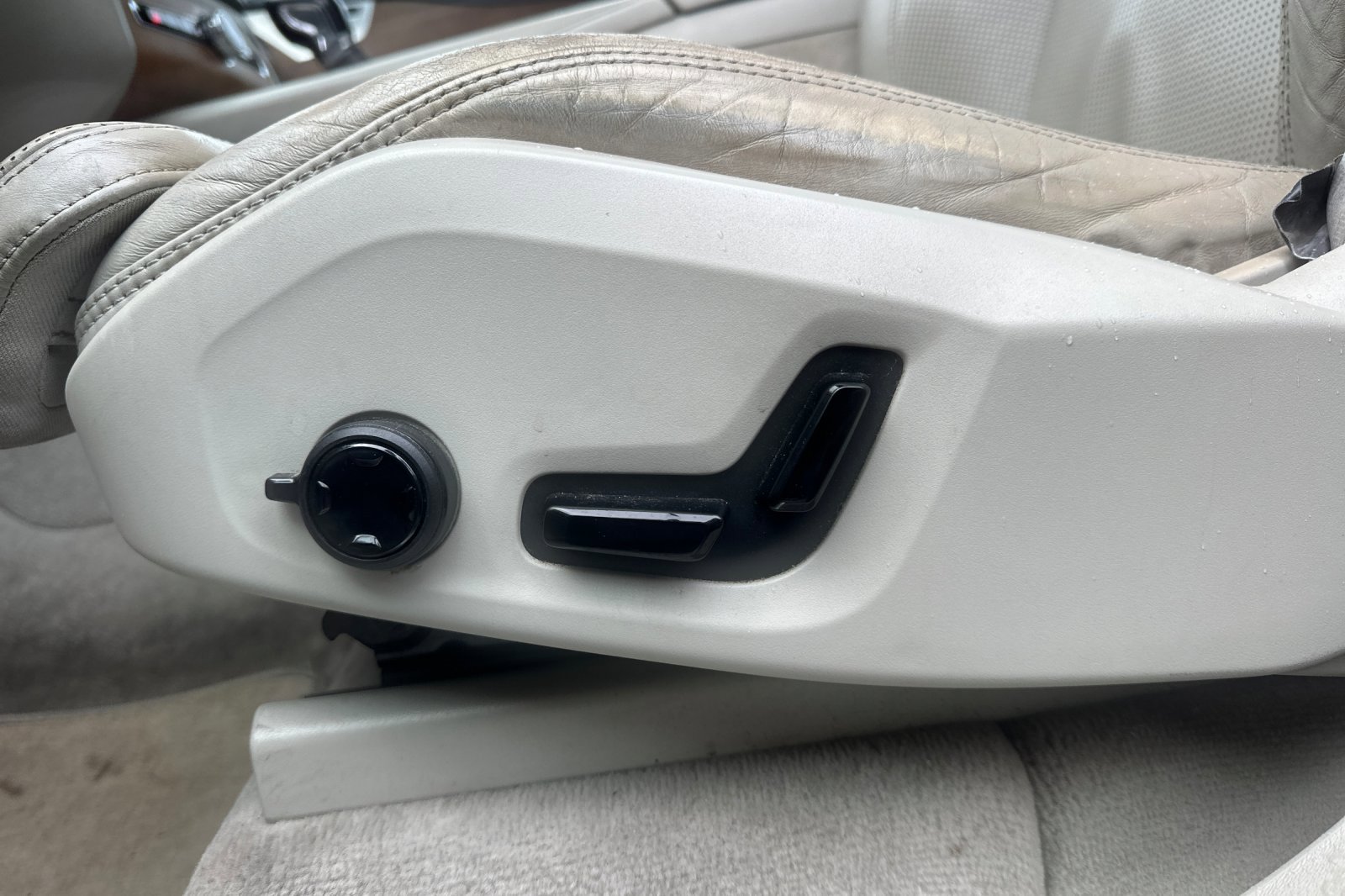 Used 2016 Volvo XC90 T6 Inscription w/ Vision Package AWD/4WD image 13