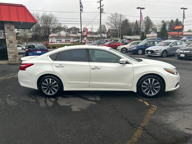 Used 2017 Nissan Altima 2.5 SL w/ 2.5 Technology Package FWD image 8