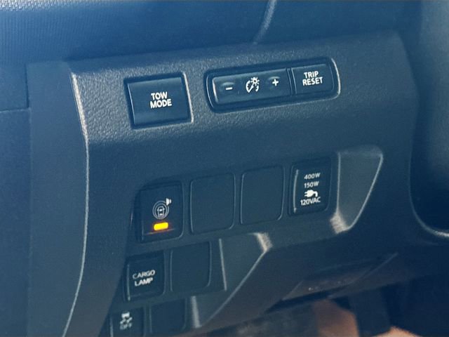 Used 2023 Nissan Frontier SV w/ SV Convenience Package image 11