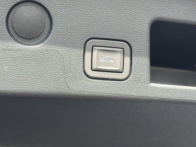New 2027 GMC Terrain AT4 w/ Technology Package II AWD/4WD image 16