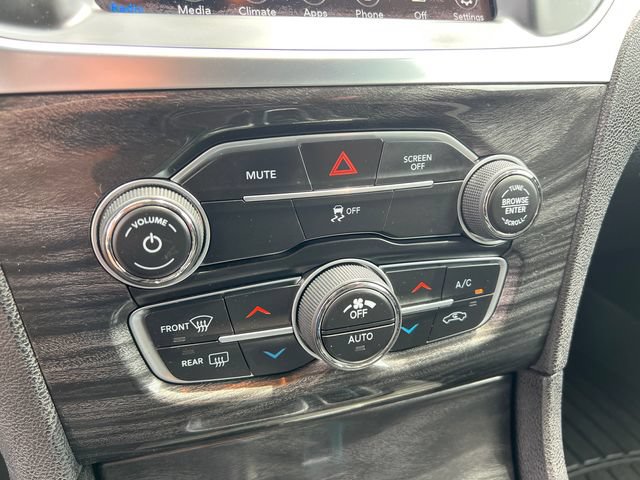 Used 2018 Chrysler 300 Touring w/ Chrome Appearance Package RWD image 21