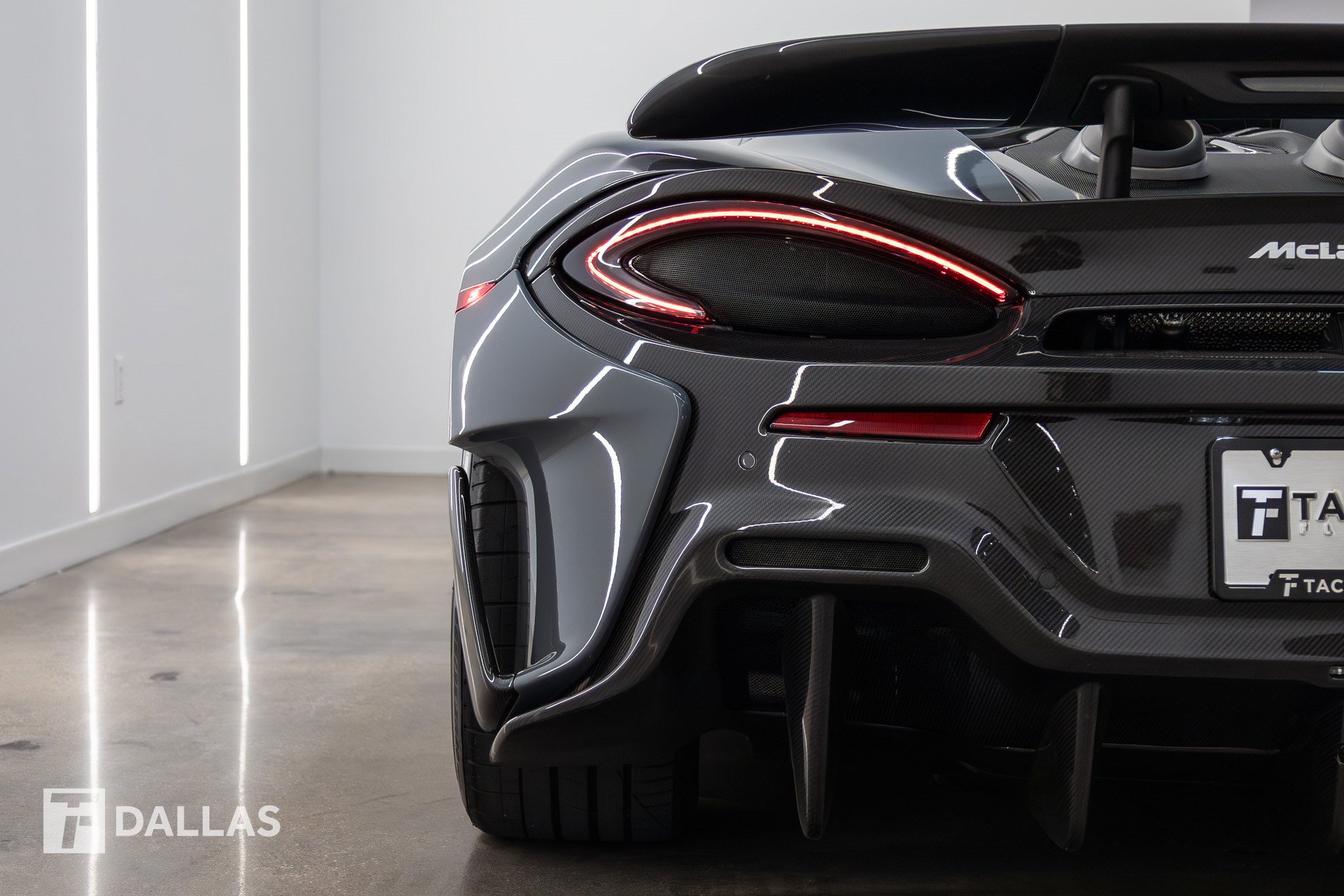 Used 2020 McLaren 600LT Spider RWD image 20