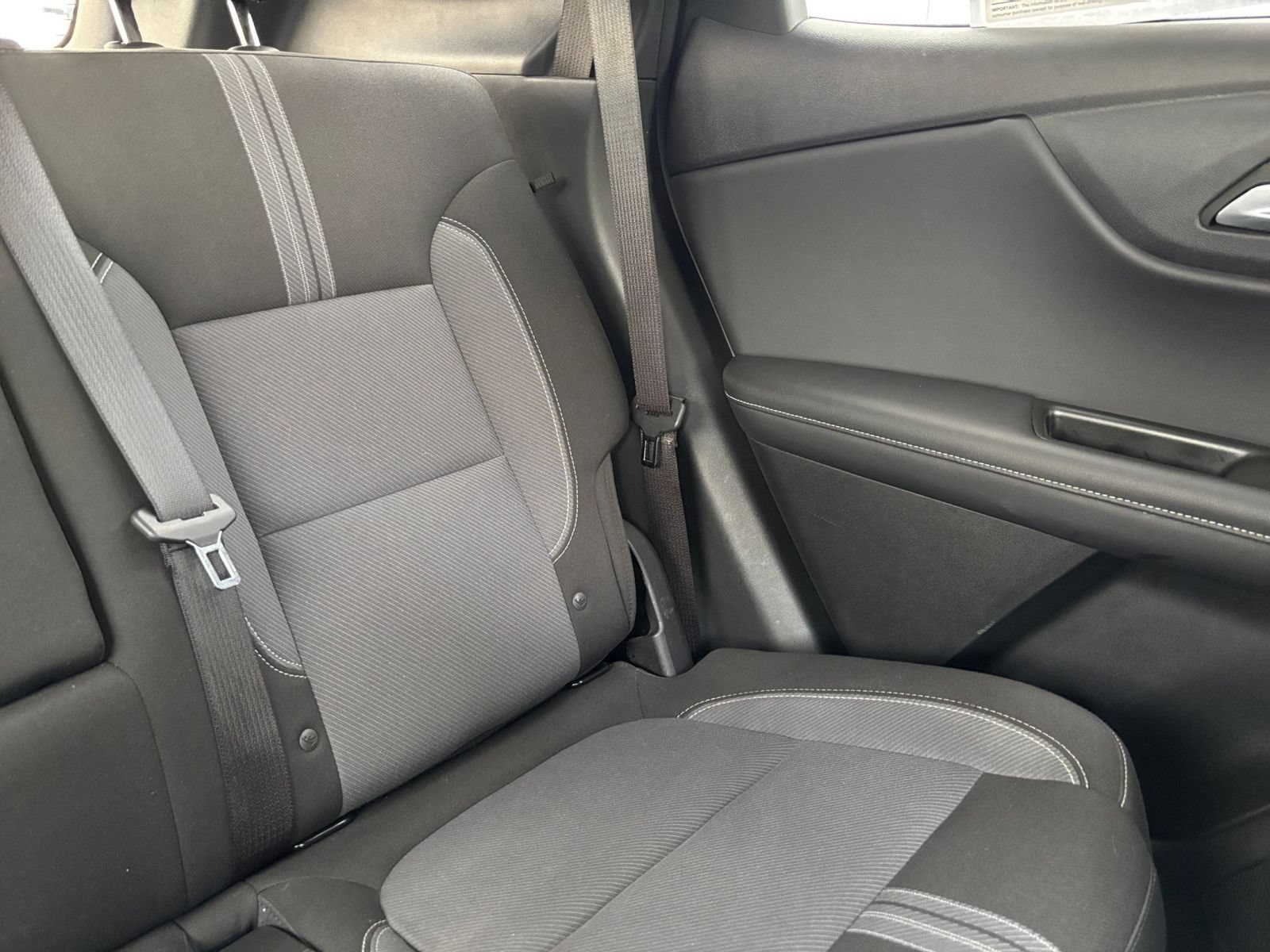 Used 2025 Chevrolet Blazer LT FWD image 37