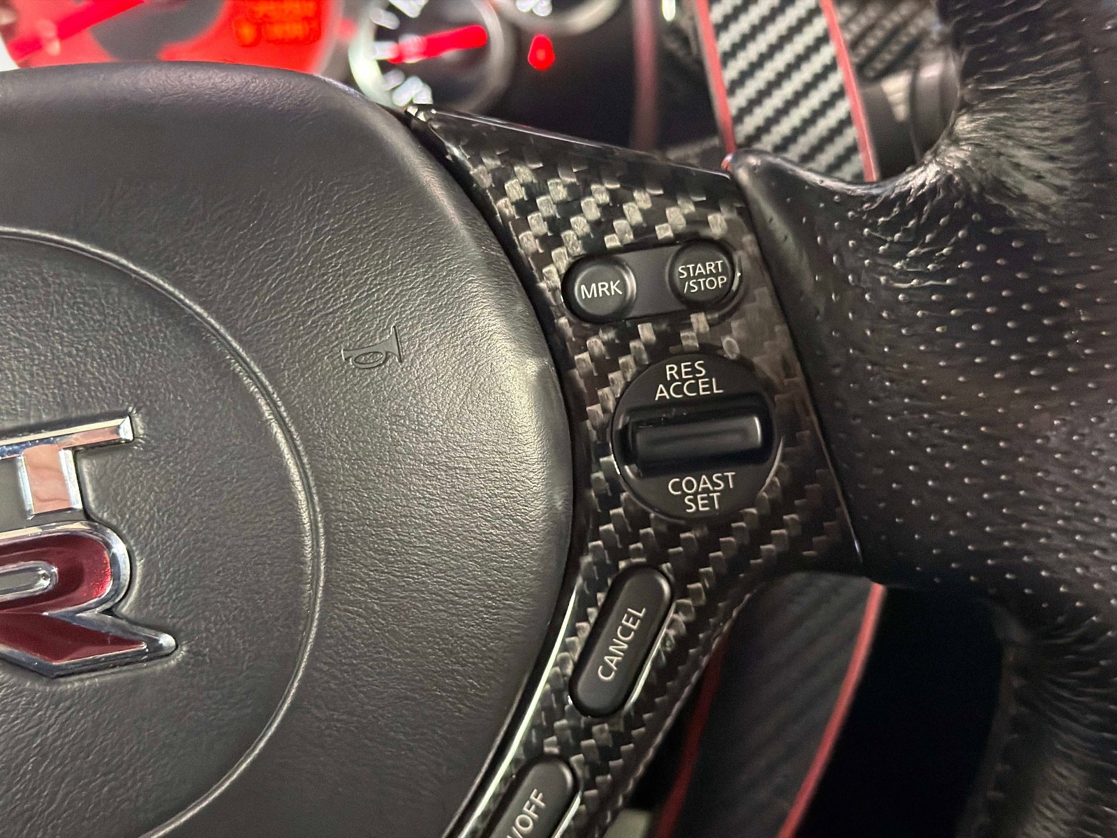 Used 2009 Nissan GT-R Premium AWD/4WD image 40