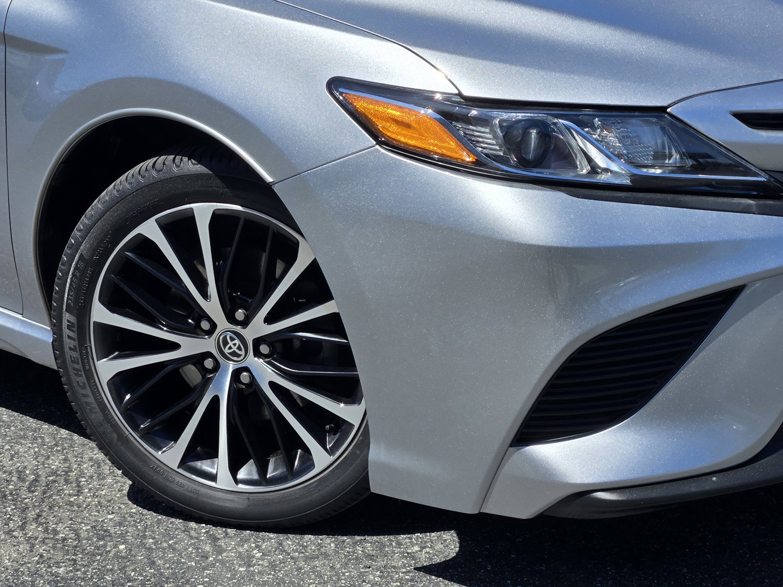 Used 2020 Toyota Camry SE FWD image 10