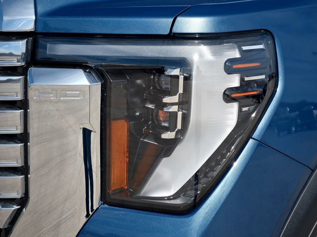 Used 2025 GMC Sierra 2500 Denali w/ Denali Reserve Package image 3