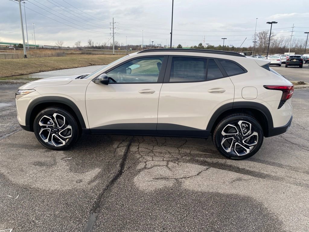 New 2026 Chevrolet Trax RS w/ Sunroof Package image 4