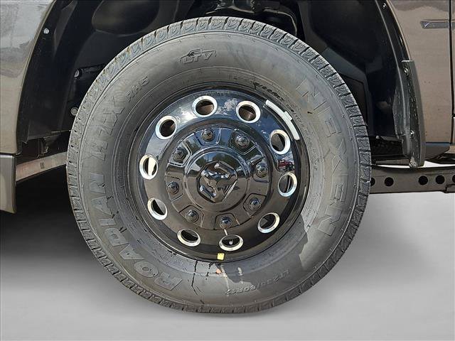 New 2026 RAM 3500 Big Horn AWD/4WD image 10