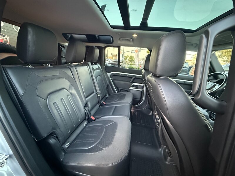 Used 2020 Land Rover Defender 110 First Edition AWD/4WD image 40