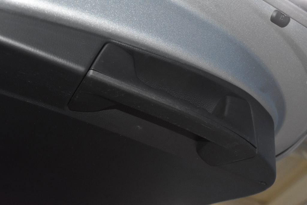 Used 2021 Toyota RAV4 LE AWD/4WD image 31