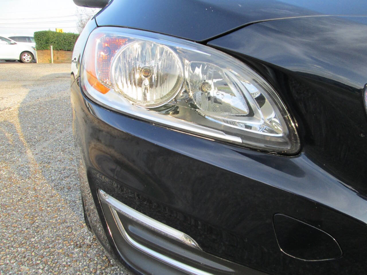 Used 2017 Volvo V60 T5 Premier w/ Convenience Package image 28