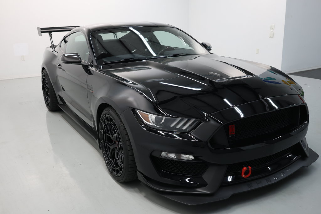 Used 2019 Ford Mustang Shelby GT350R w/ GT350R Equipment Group 920A RWD image 57