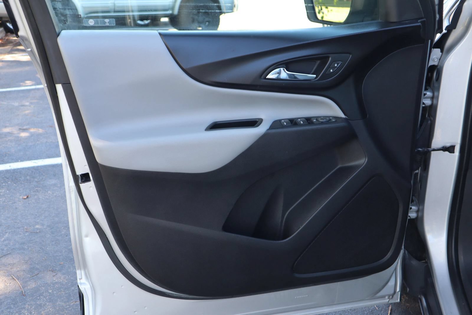 Used 2019 Chevrolet Equinox LS FWD image 7