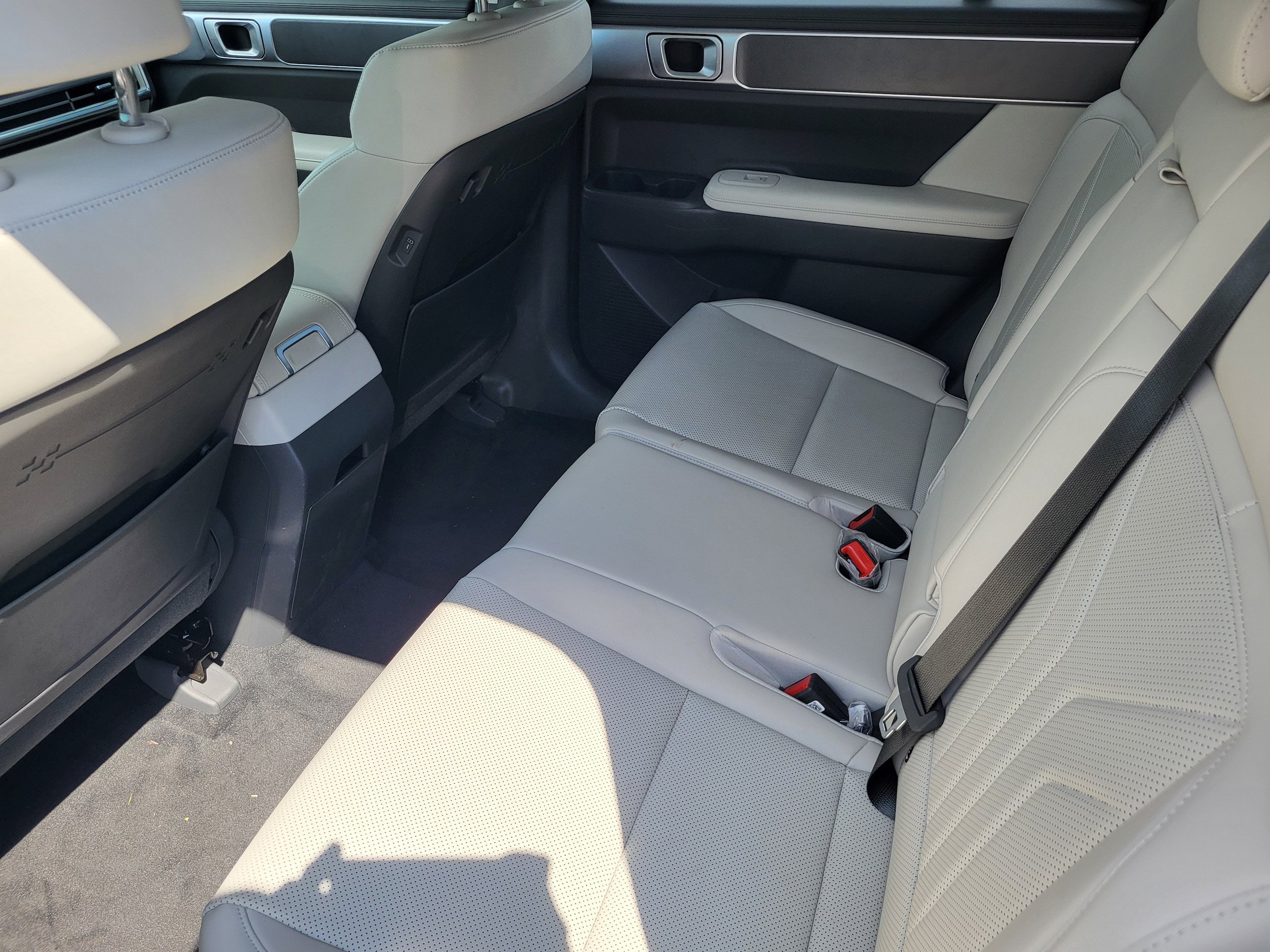 Used 2025 Hyundai Santa Fe SEL FWD image 19