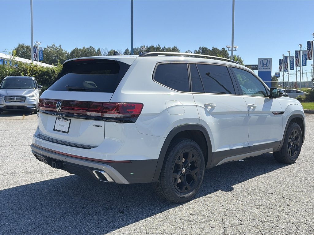 Certified 2025 Volkswagen Atlas Peak Edition SE AWD/4WD image 24