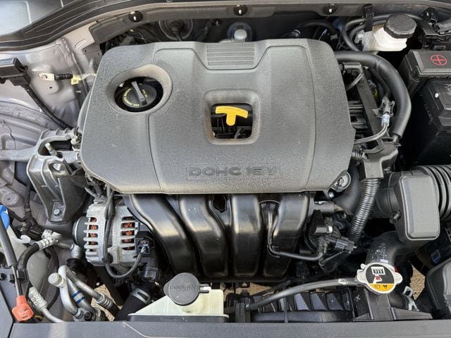 Used 2020 Hyundai Elantra SE w/ Cargo Package (C1) FWD image 30