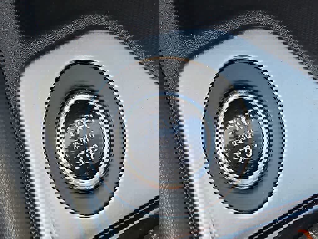 Used 2022 Nissan Sentra SR w/ Trunk Package image 22