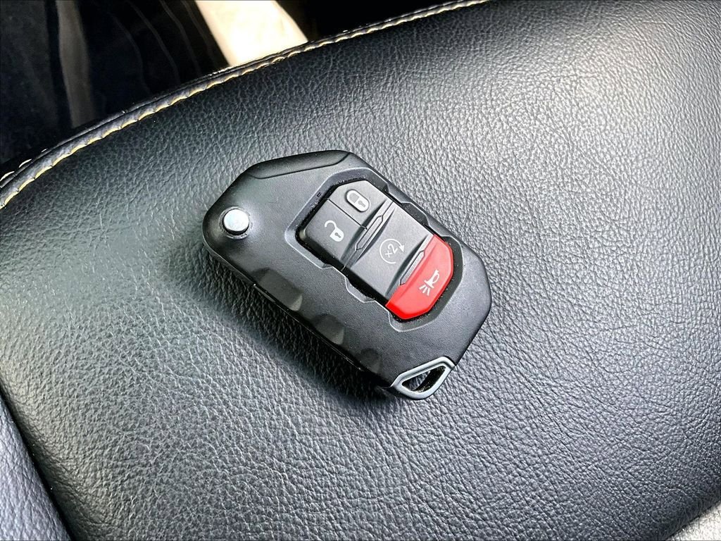 Used 2024 Jeep Wrangler Unlimited Sahara AWD/4WD image 29