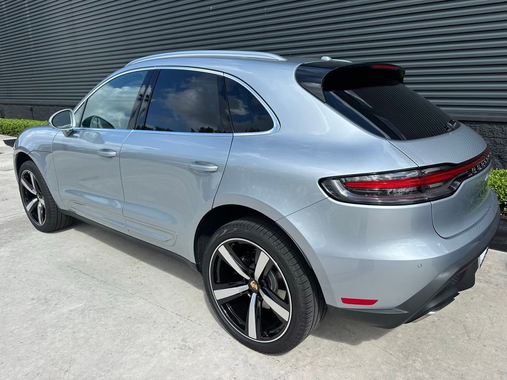 Certified 2026 Porsche Macan Turbo AWD/4WD image 3