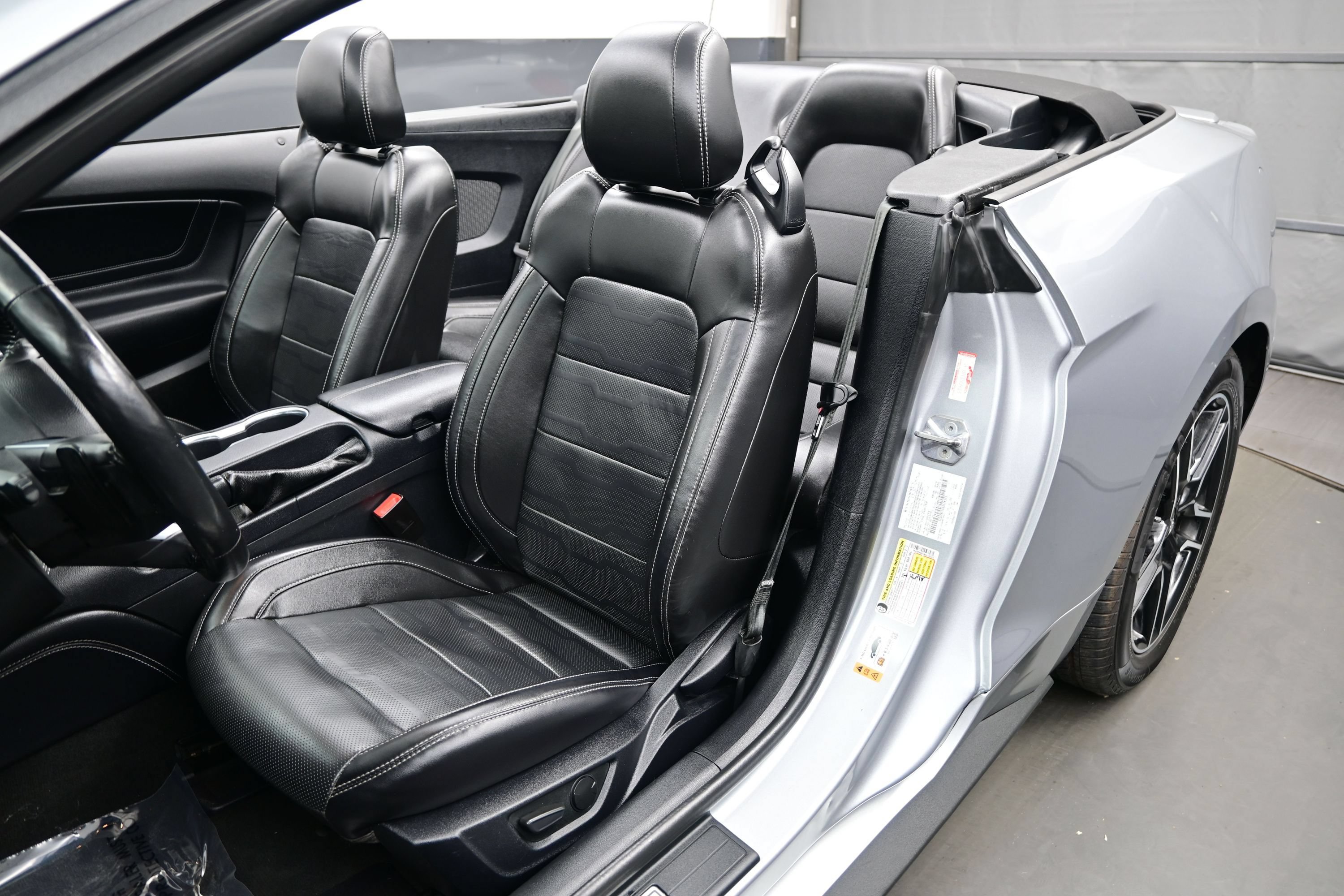 Used 2022 Ford Mustang GT Premium w/ Equipment Group 401A RWD image 12