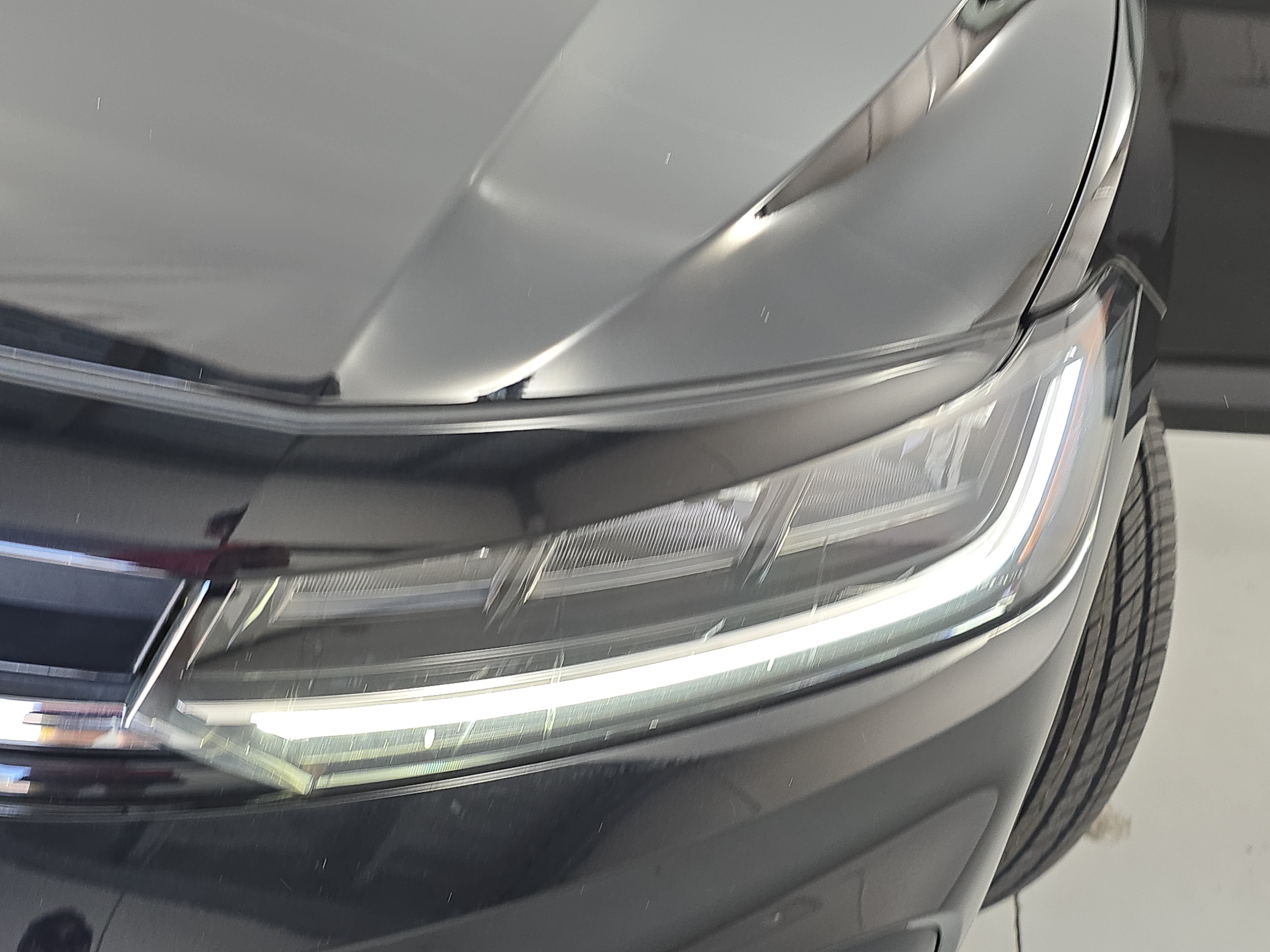 Certified 2025 Volkswagen Jetta SE w/ Sunroof Package FWD image 31