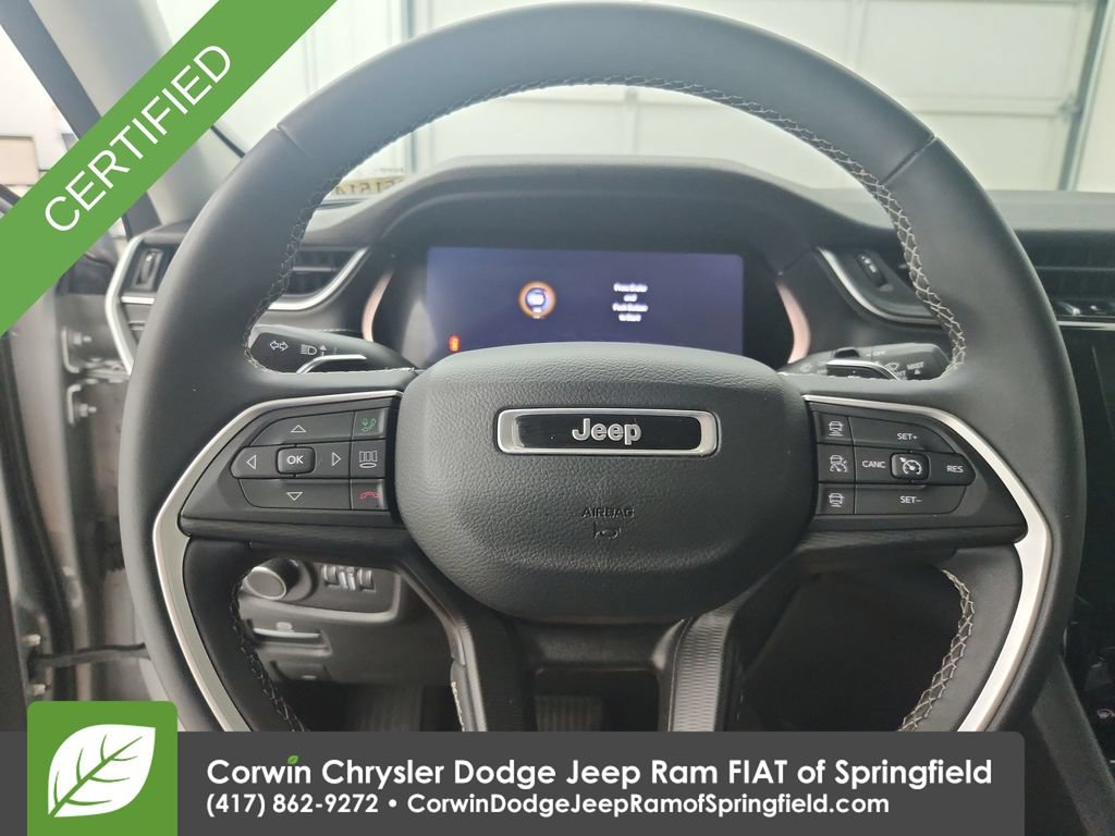 Used 2023 Jeep Grand Cherokee Laredo AWD/4WD image 21