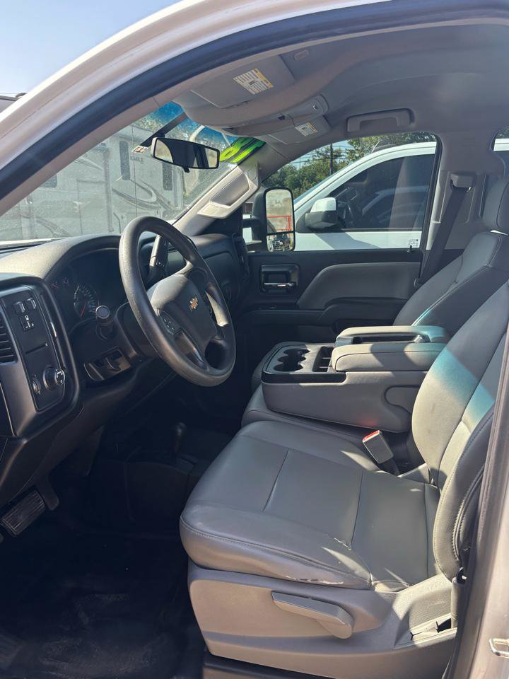 Used 2018 Chevrolet Silverado 1500 W/T w/ Trailering Package AWD/4WD image 5