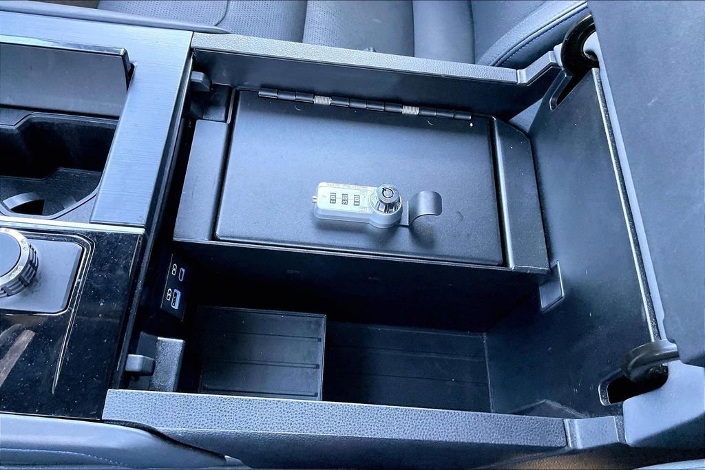 Used 2022 Toyota Tundra Platinum image 26