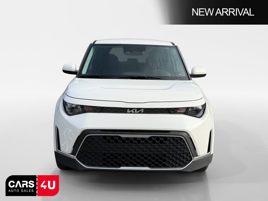Used 2025 Kia Soul LX w/ LX Technology Package image 2