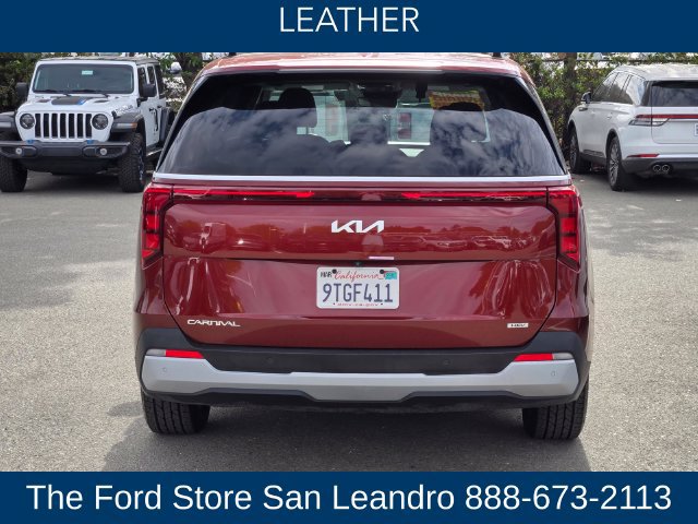 Used 2025 Kia Carnival EX FWD image 6