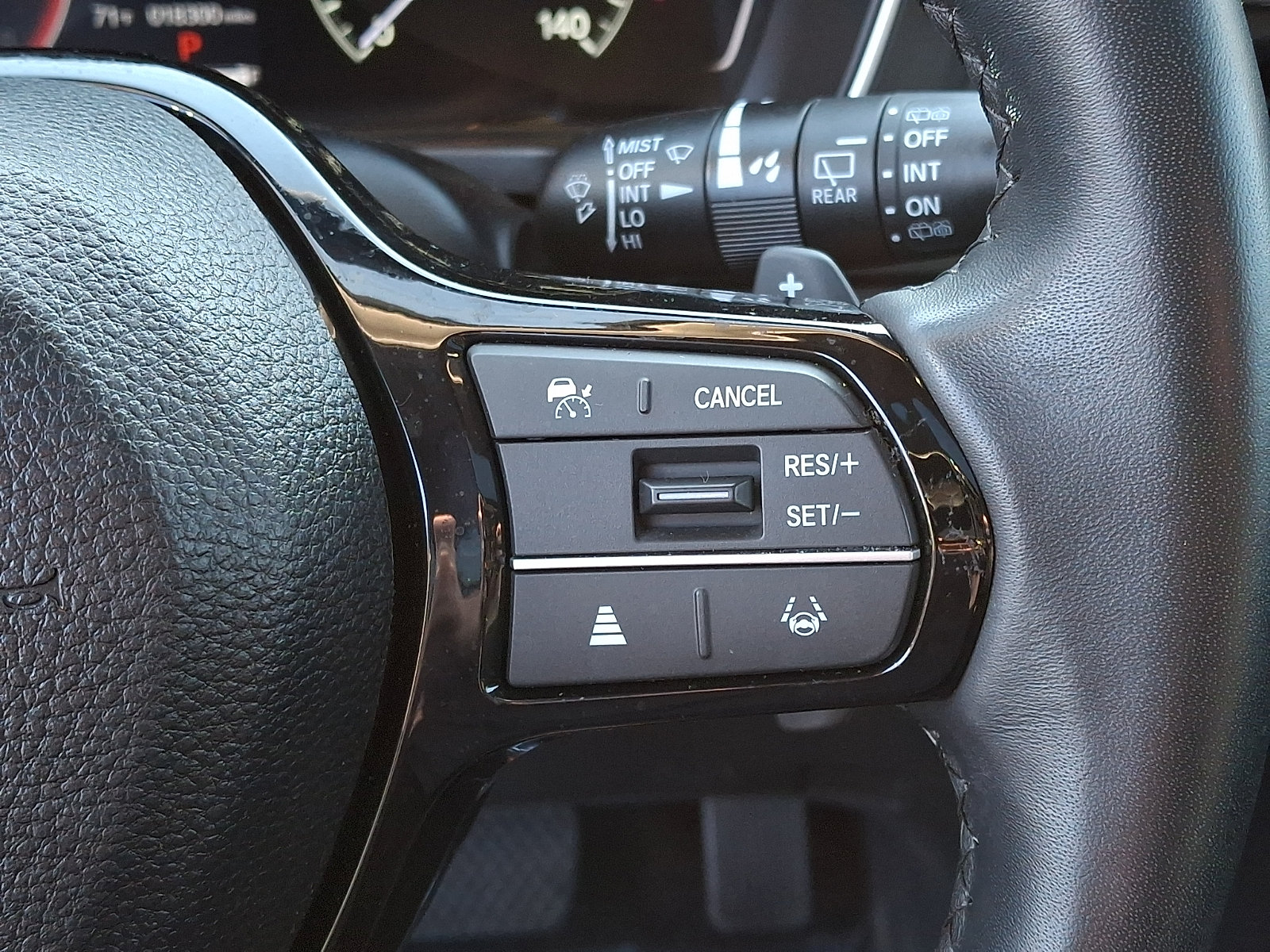 Used 2024 Honda Pilot Touring image 23