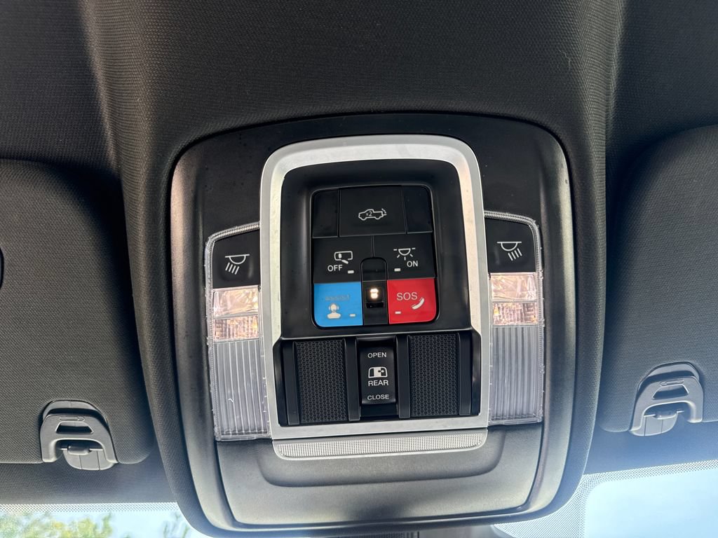 Used 2025 RAM 1500 Laramie AWD/4WD image 28