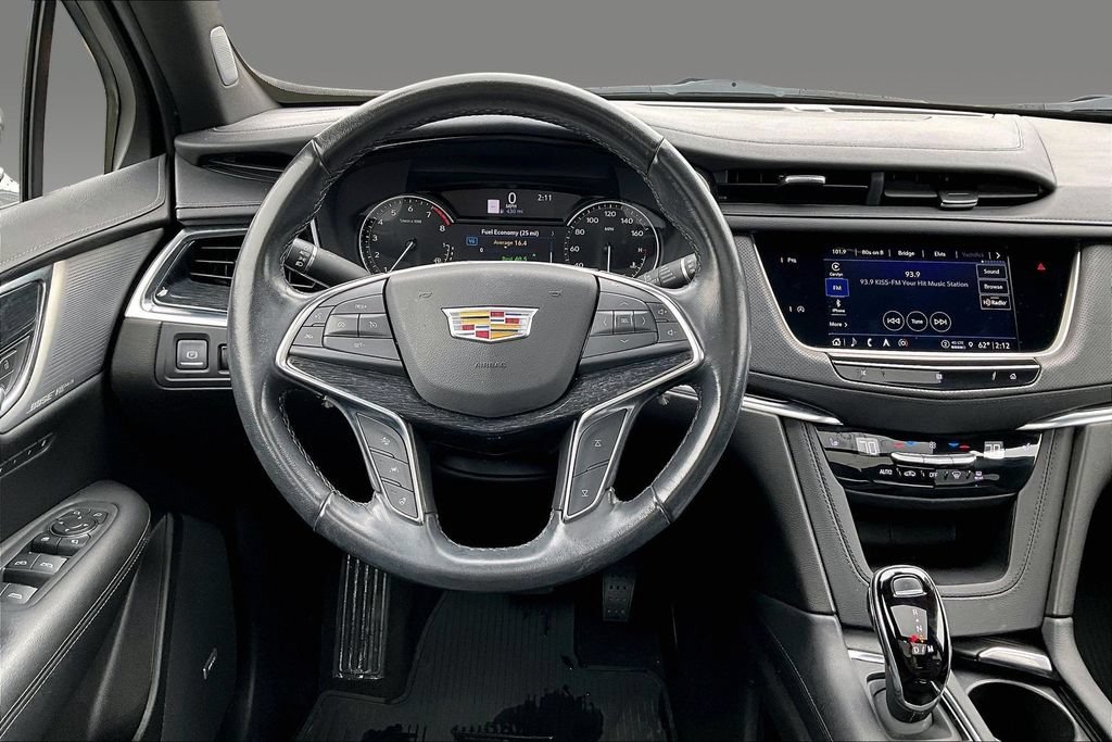 Used 2021 Cadillac XT5 Premium Luxury AWD/4WD image 2