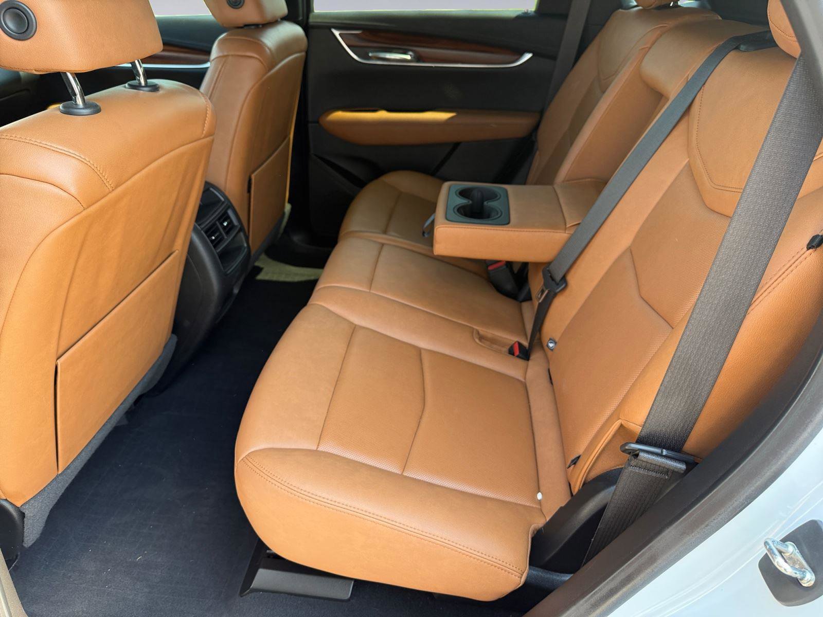 Used 2021 Cadillac XT5 Premium Luxury w/ LPO, Floor Liner Package AWD/4WD image 17