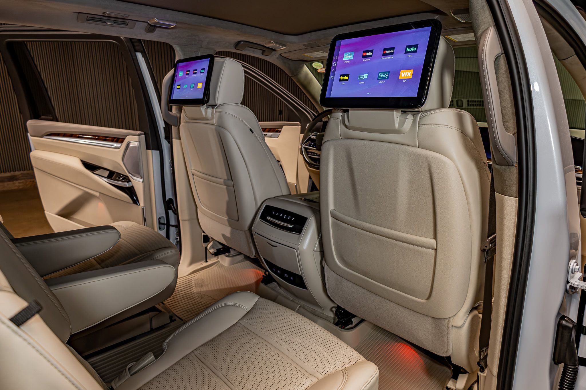 Used 2026 Cadillac Escalade ESV Platinum Sport w/ LPO, Floor Liner Package image 26