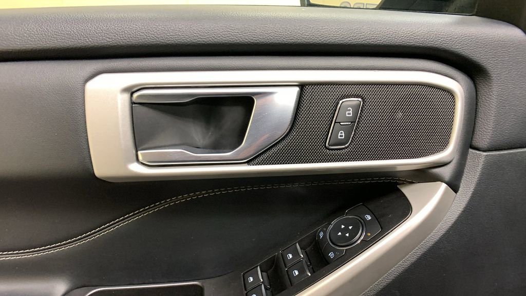Certified 2022 Ford Explorer XLT w/ Equipment Group 202A image 29