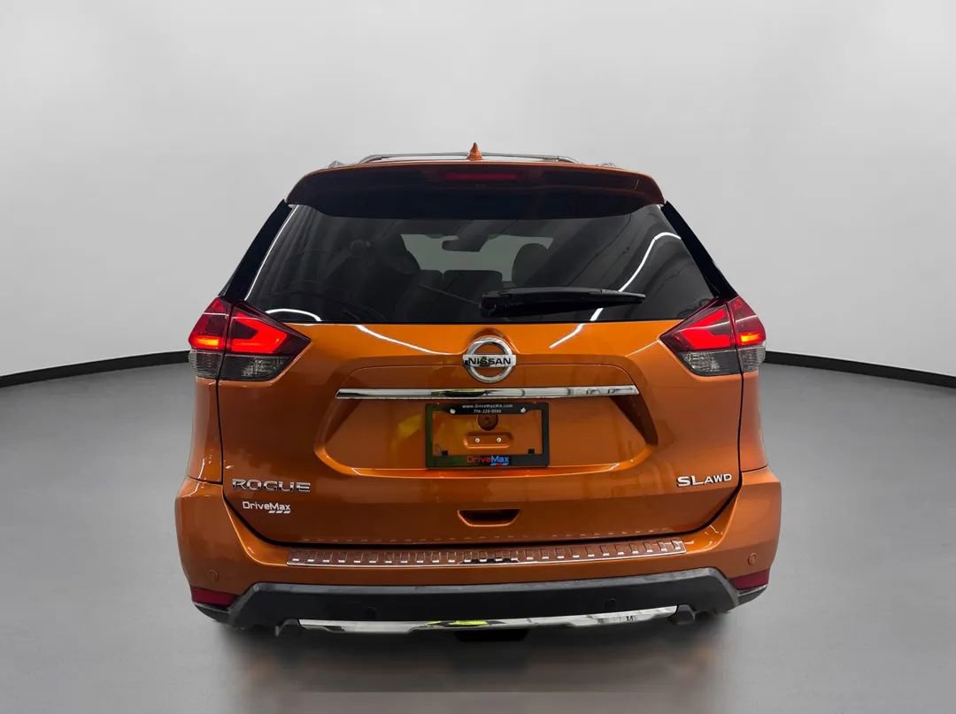 Used 2019 Nissan Rogue SL w/ Premium Package image 8