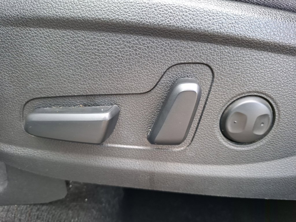 Used 2022 Hyundai Santa Fe SEL FWD image 16